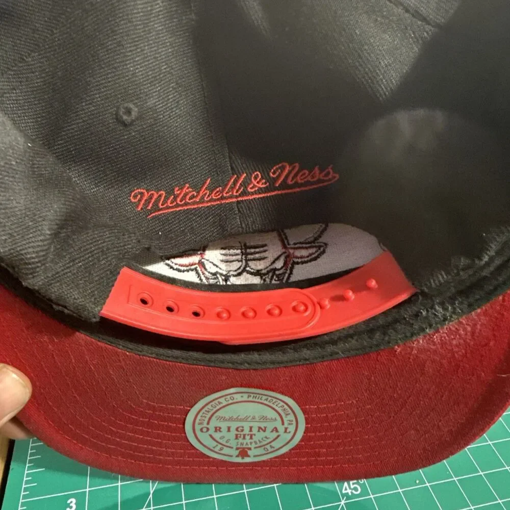 Chicago Bulls Mitchell & Ness Snapback Hat Original Fit Black Red O G SnapBack !